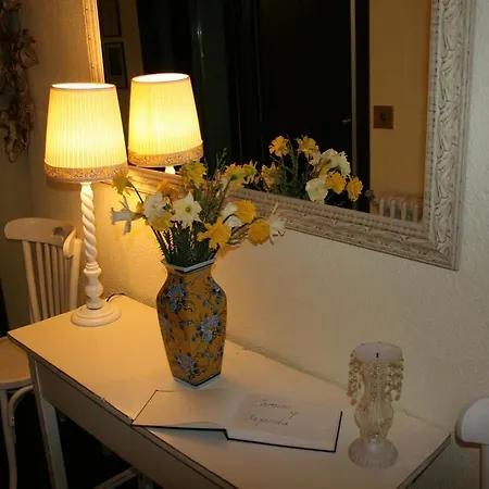 Camino Y Leyenda Hotel